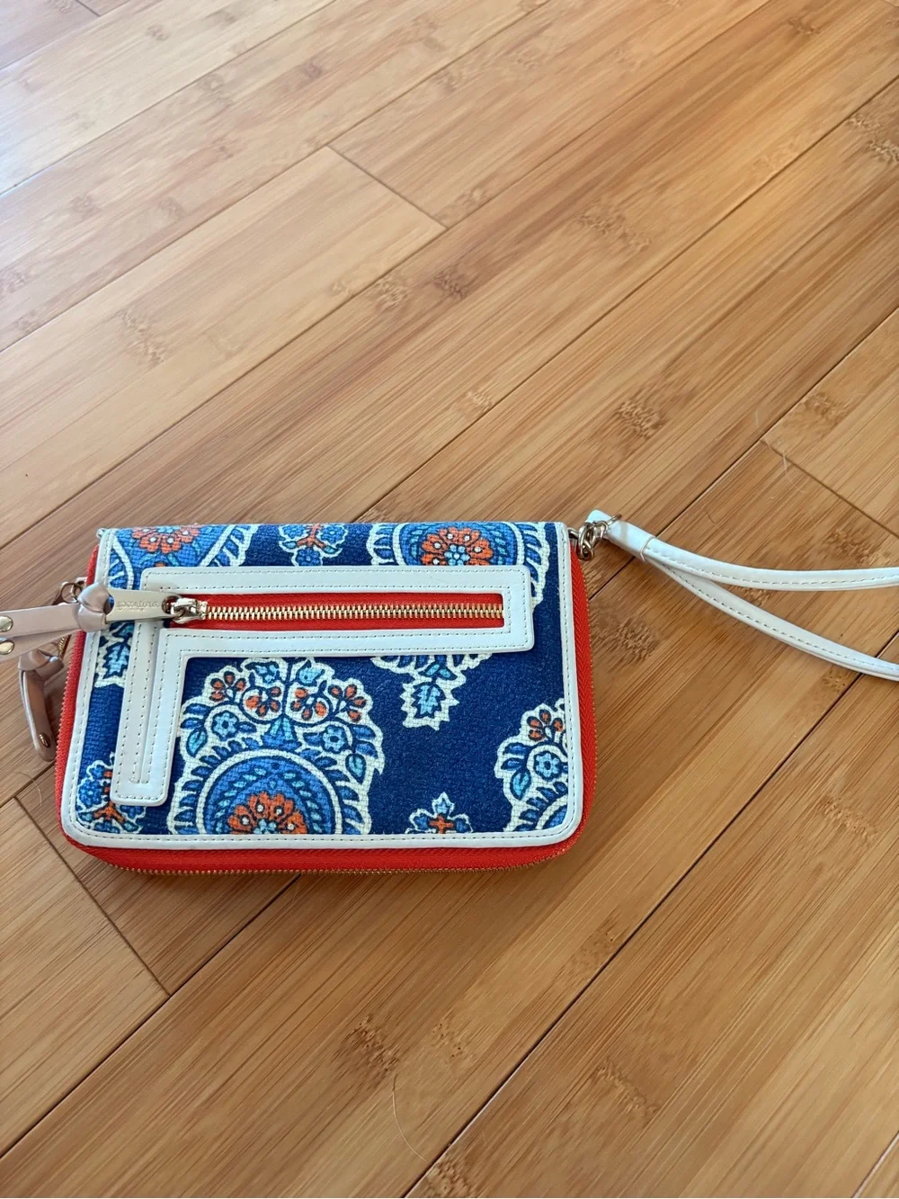 Spartina 449 compact wristlet